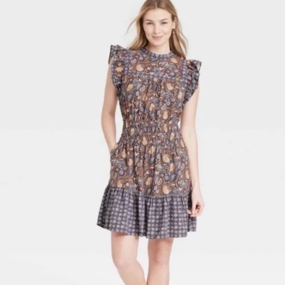 Universal Threads Paisley print smocked Ruffle casual dress women size Medium